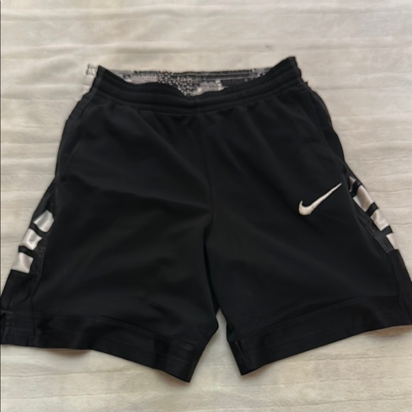 Nike Men's Black Sports Shorts - Picture 1 of 1